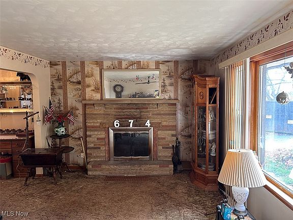 5th image of 674 Brookdale Ave