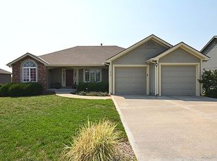 813 W 8th Ave, Kearney, MO 64060