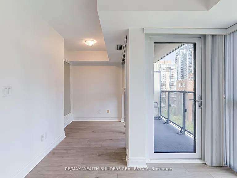 28 Ted Rogers Way #1212 — Photo 28