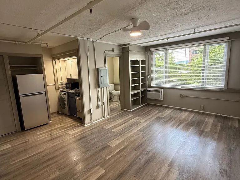The Flats at Jackson Square — Photo 14