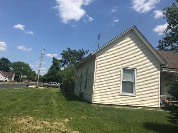 3rd image of 112 N Hickory St