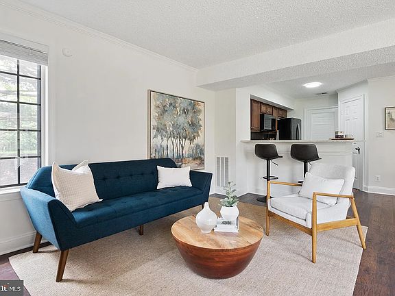 4th image of 6021 Curtier Dr #A