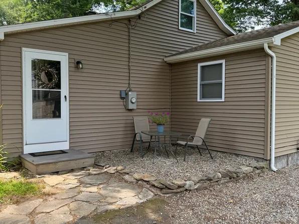 21 Lakeview Drive, Coventry, CT 06238