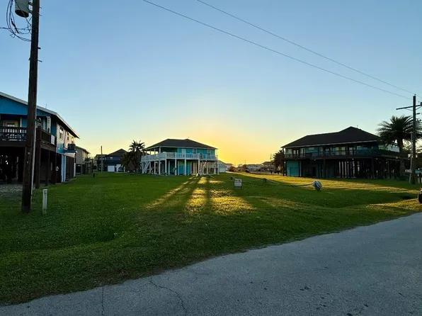 911 Palmview, Pt Bolivar, TX 77650