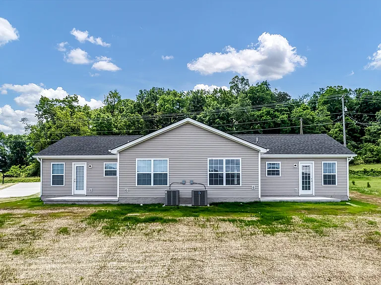 2020 McCleary Rd — Photo 2