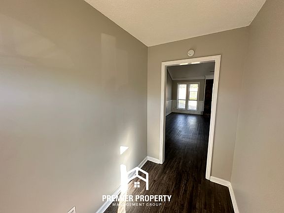 3rd image of 6028 Tall Willow Dr