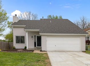 32 Queensboro Dr, Saint Peters, MO