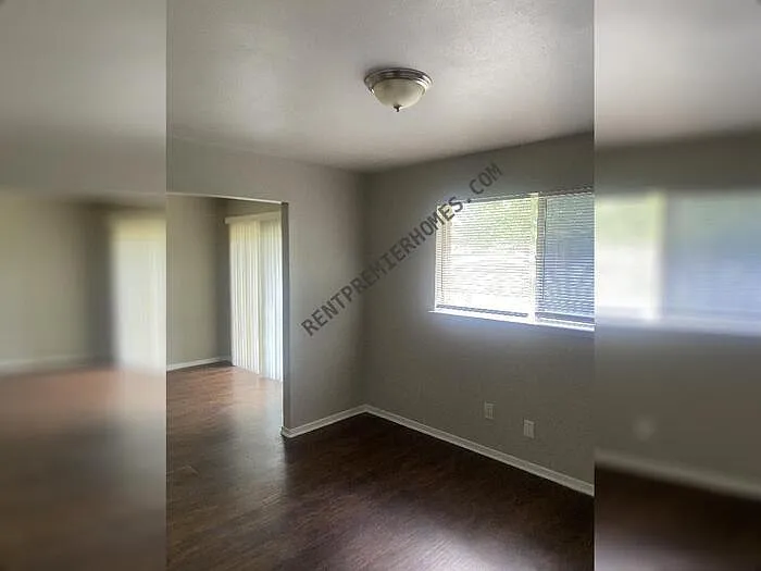 7924 Silverdale Dr — Photo 11