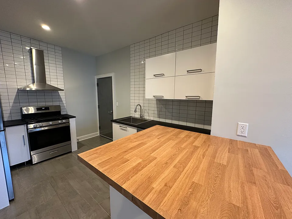 415 Boyden Ave #2L