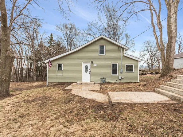 137 S 3rd St, Elburn, IL 60119