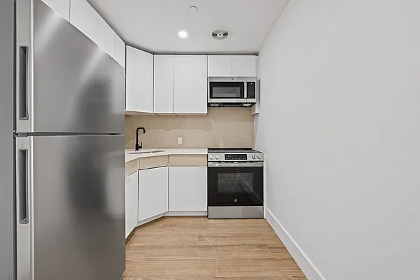 Rented by Arche Nest LLC | media 21