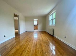 67-73 223rd Pl #3B, Oakland Gardens, NY 11364