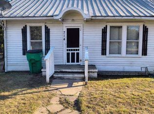 714 Harvey St, Gainesville, TX 76240