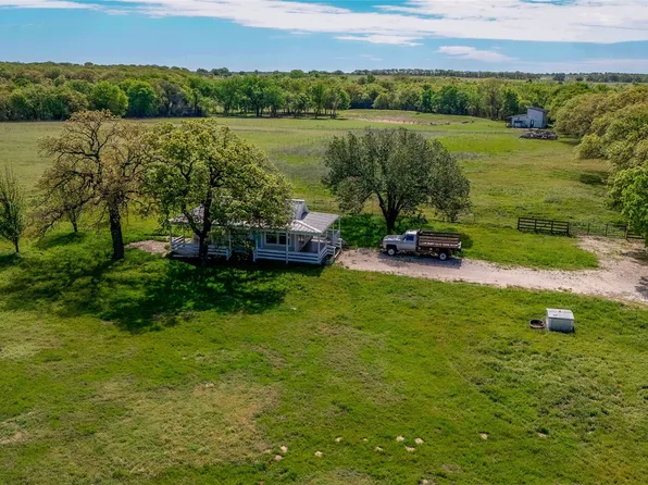 1300 Rodgers Rd, Sunset, TX 76270