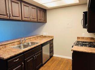 1402 Walnut Ave APT 203, Tustin, CA 92780