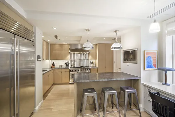 Sold by Stribling | media 5