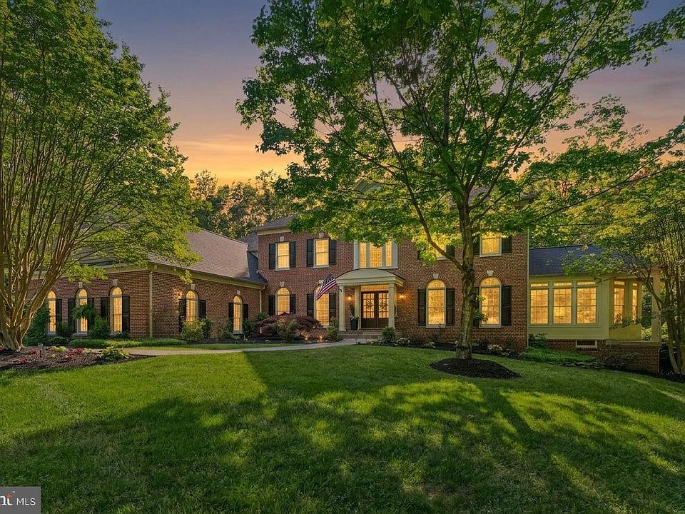 1st image of 10082 Roseland Ridge Rd