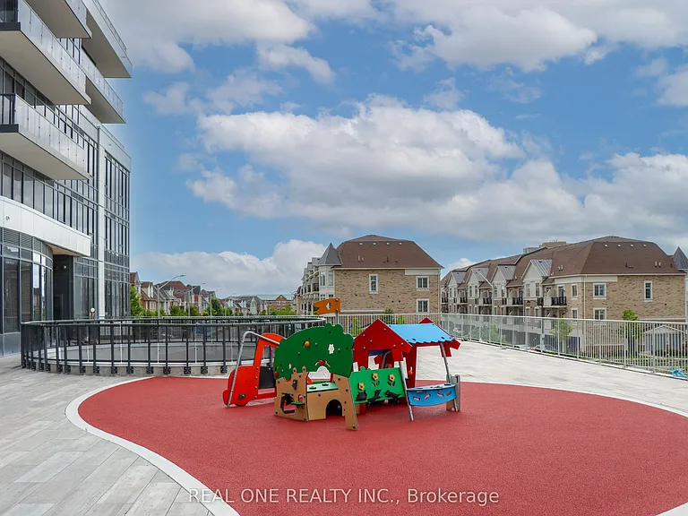5105 Hurontario St #617 — Photo 35