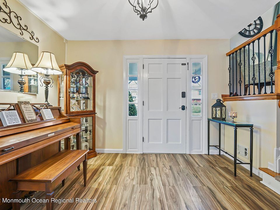 40 Chestnut Drive, Matawan, NJ 07747 Zillow