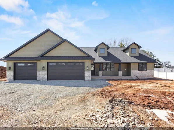 3370 Largo Ridge Ct, Green Bay, WI 54311