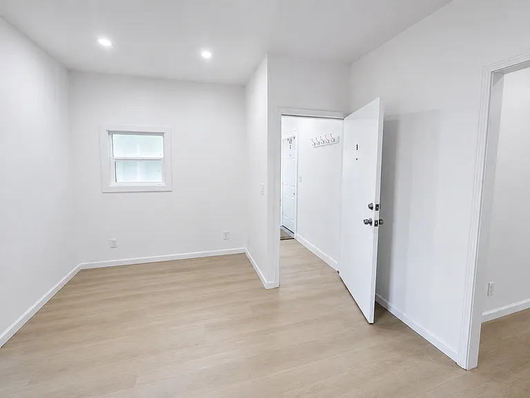 2916 Martin Luther King Jr Way — Photo 4