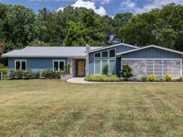 3210 Driftwood Dr, Charlotte, NC 28205