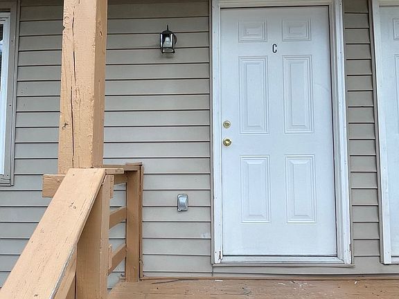 2nd image of 445 City View St APT C