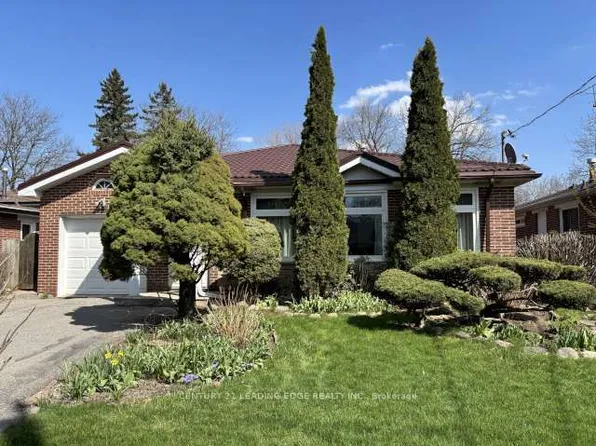 39 Deerford Rd, Toronto, ON M2J 3H9
