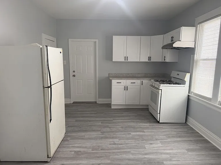 8531 S Burley Ave #2R — Photo 3