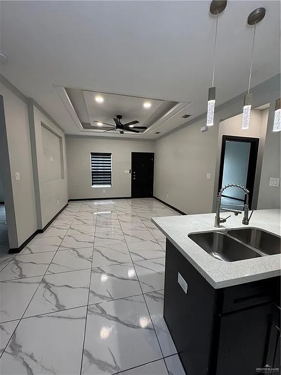 3 bed, 2.0 bath, 1040 sqft, $1,350 — Photo 3