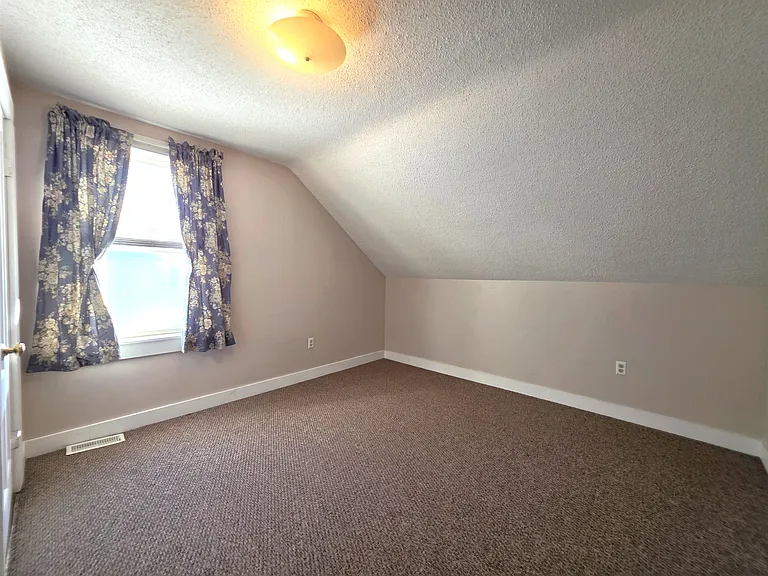 615 Riverside Dr #B — Photo 12