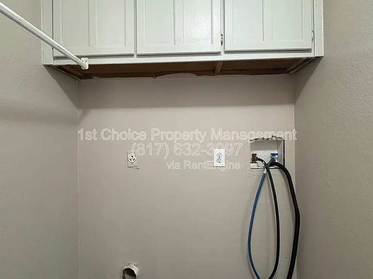 7704 Jennifer Ln — Photo 9