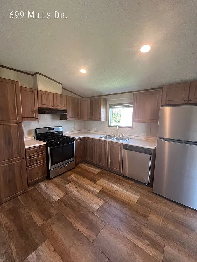 Beautiful Manufactured Homes - Move in Today — Photo 1