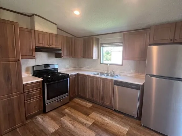 699 E Mills Dr, Towanda, KS 67144