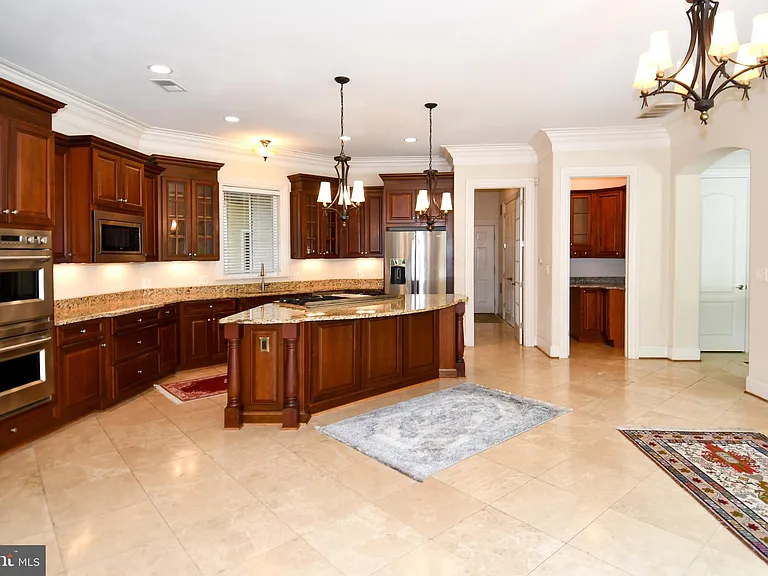 7104 Old Dominion Dr — Photo 25