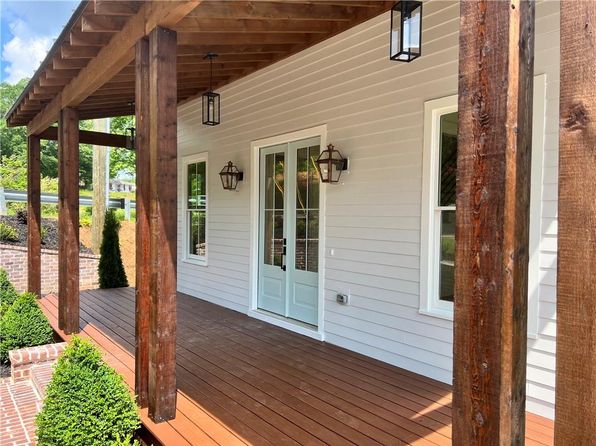 50 Maple St, Roswell, GA 30075
