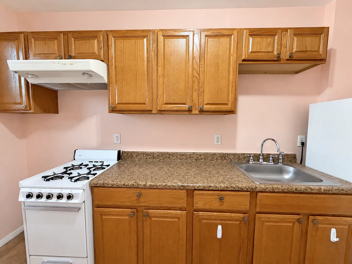 Studio, 600 sqft, $1,695 — Photo 3