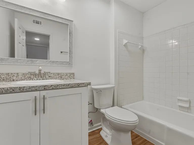2900 Woodrich Dr #202 — Photo 16