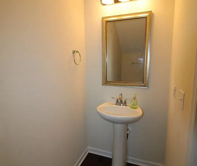 870 Cormier Dr — Photo 10