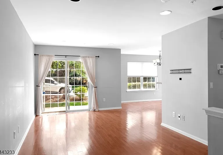 418 Dalton Ct — Photo 5