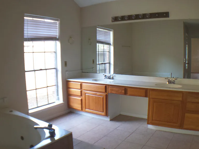 2319 Mill Creek Dr — Photo 15