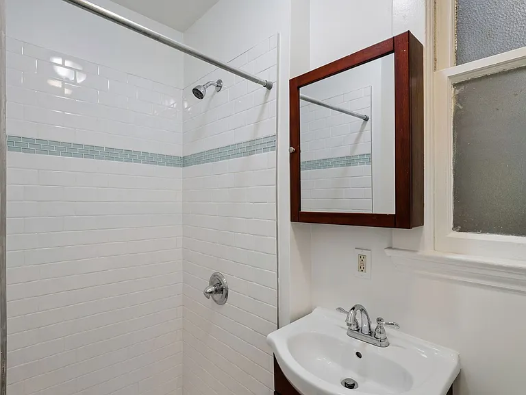 945 Larkin Street — Photo 10