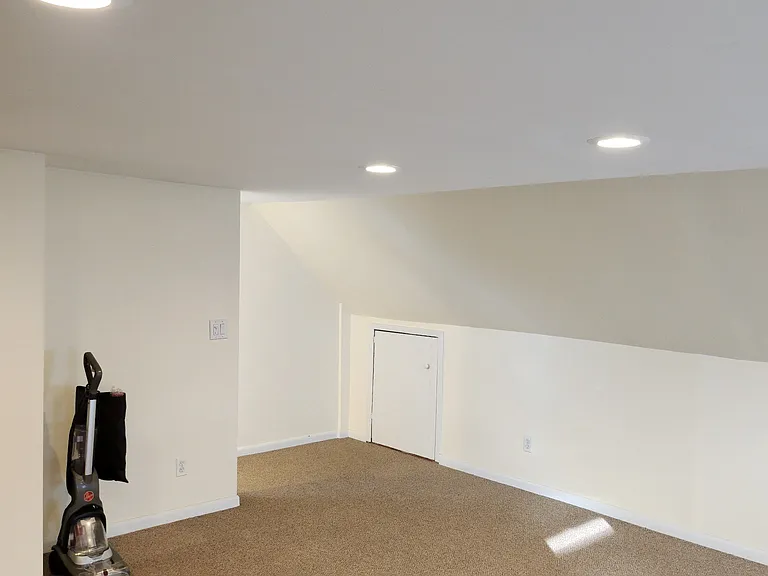 283 Houston Ave #2 — Photo 5