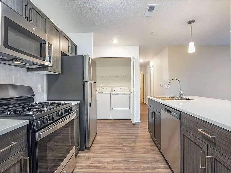 Meadowbrooke Apartment Homes — Photo 195