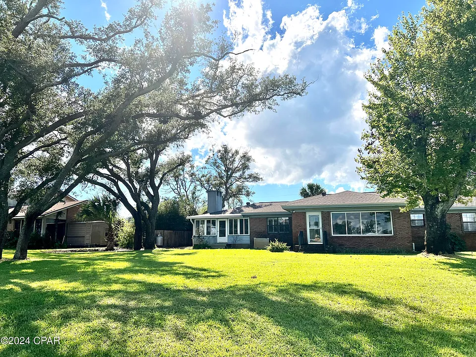 2402 Ashland Dr
