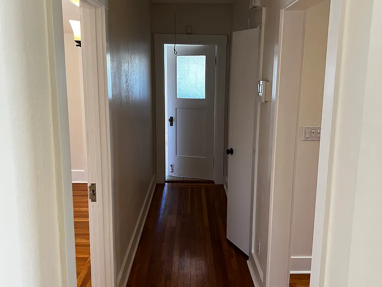 2521 Ashby Ave — Photo 3