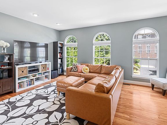 5th image of 4110 Brookgreen Dr