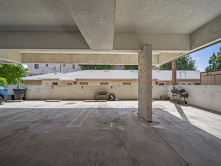 541 N 6th St #F — Photo 22