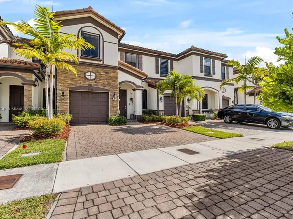 9003 NW 184th Ter, Hialeah, FL 33018
