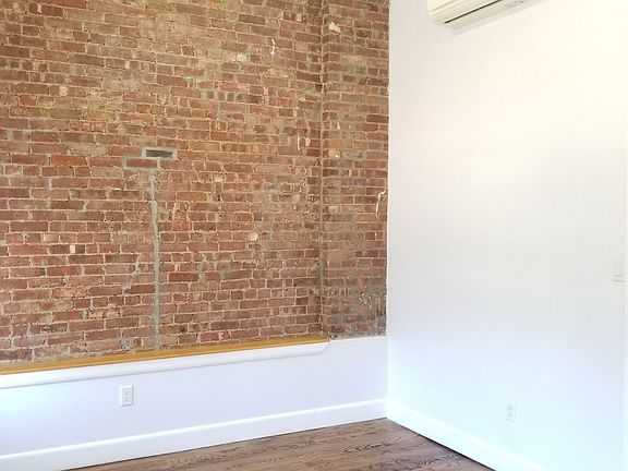 5th image of 462 E 134th St
